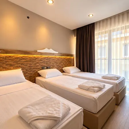 Hotel Livane *